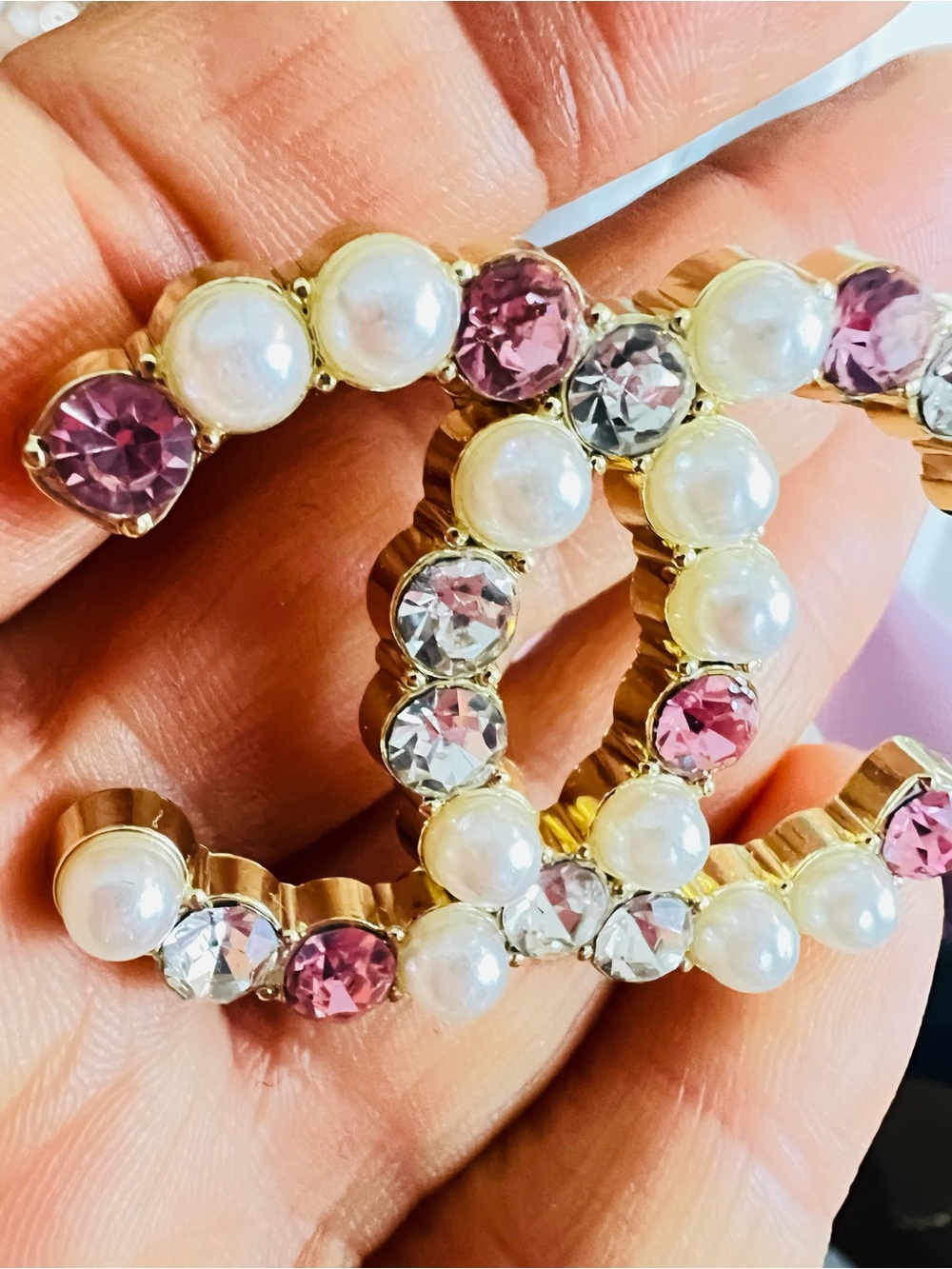 Unbranded Gold-Tone Pearl & Pink Crystal Interlocking Brooch